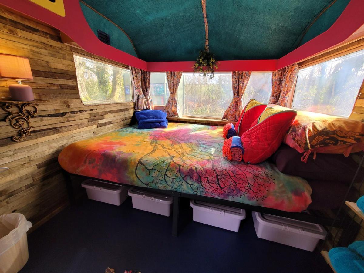 Budget Stay, In Lovely Private Setting With Rustic Charm, Log Burner, Fire Pit, Campers Kitchen & Eco Loo No Bedding Supplied 纳伯斯 外观 照片